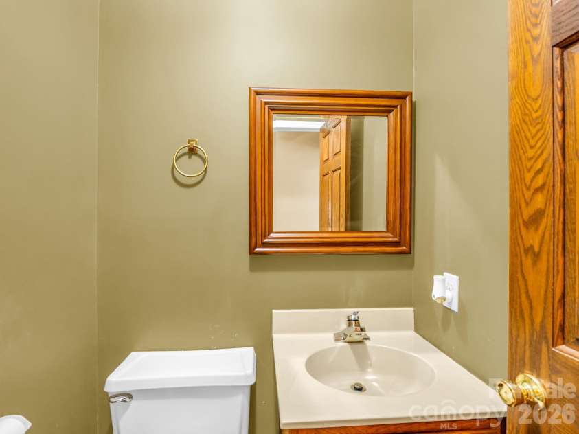154 Breeze Hill, Rutherfordton, NC 28139.  MLS# CAR4405973, YatesRealty ID 40106. 