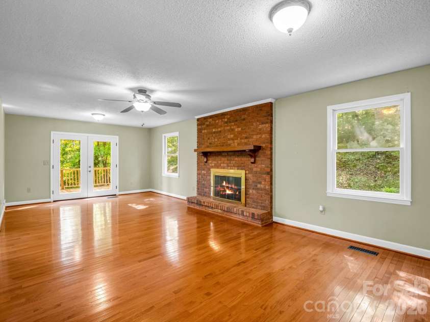 154 Breeze Hill, Rutherfordton, NC 28139.  MLS# CAR4405973, YatesRealty ID 40106. 