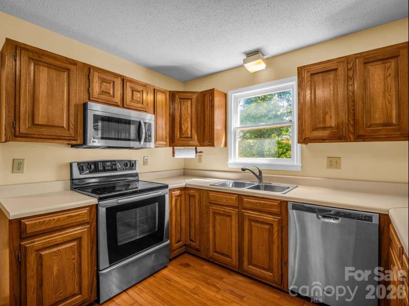 154 Breeze Hill, Rutherfordton, NC 28139.  MLS# CAR4405973, YatesRealty ID 40106. 