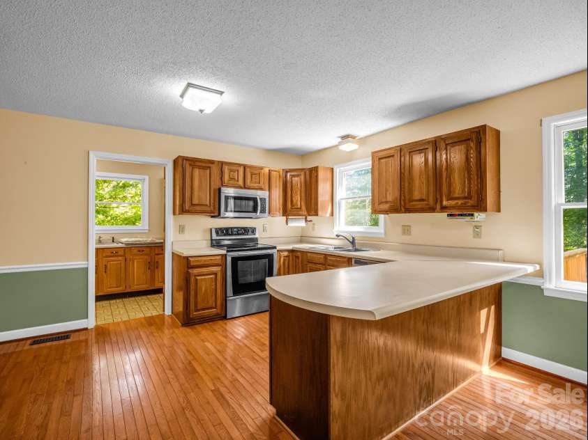 154 Breeze Hill, Rutherfordton, NC 28139.  MLS# CAR4405973, YatesRealty ID 40106. 