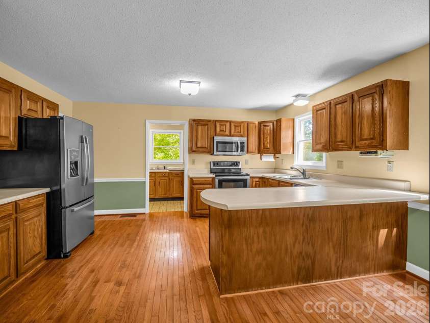 154 Breeze Hill, Rutherfordton, NC 28139.  MLS# CAR4405973, YatesRealty ID 40106. 