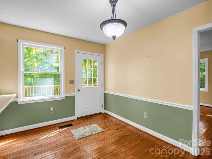 154 Breeze Hill, Rutherfordton, NC 28139.  MLS# CAR4405973, YatesRealty ID 40106. 