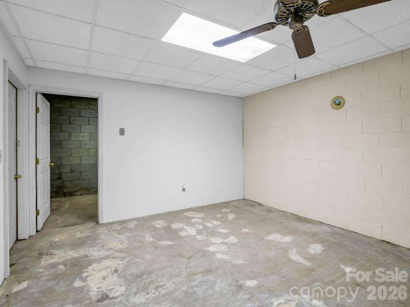 154 Breeze Hill, Rutherfordton, NC 28139.  MLS# CAR4405973, YatesRealty ID 40106. 