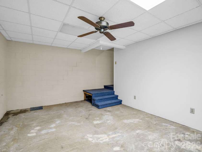 154 Breeze Hill, Rutherfordton, NC 28139.  MLS# CAR4405973, YatesRealty ID 40106. 
