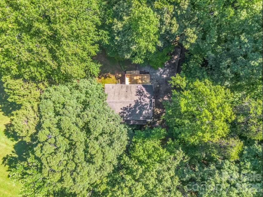 154 Breeze Hill, Rutherfordton, NC 28139.  MLS# CAR4405973, YatesRealty ID 40106. 