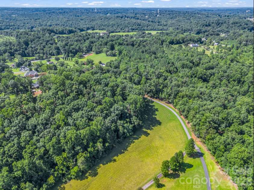154 Breeze Hill, Rutherfordton, NC 28139.  MLS# CAR4405973, YatesRealty ID 40106. 
