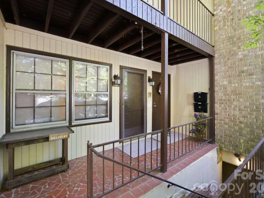 849 Nottingham Drive, Gastonia, NC 28054.  MLS# CAR4389847, YatesRealty ID 40107. 