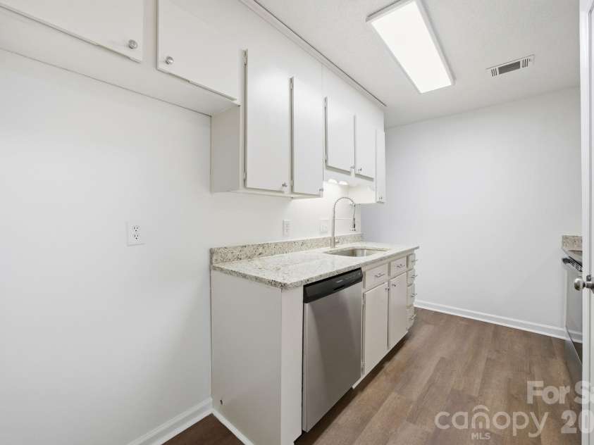 849 Nottingham Drive, Gastonia, NC 28054.  MLS# CAR4389847, YatesRealty ID 40107. 