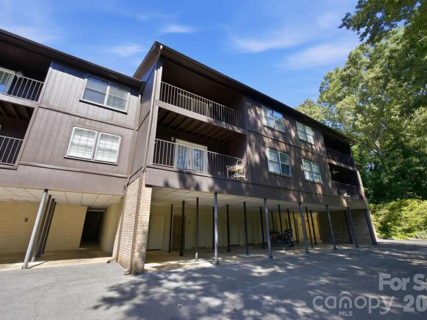 849 Nottingham Drive, Gastonia, NC 28054.  MLS# CAR4389847, YatesRealty ID 40107. 