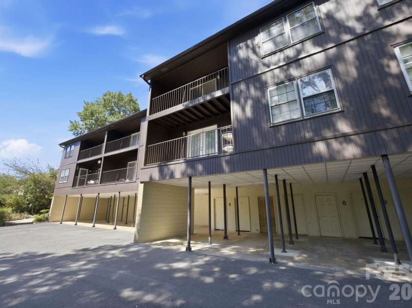849 Nottingham Drive, Gastonia, NC 28054.  MLS# CAR4389847, YatesRealty ID 40107. 