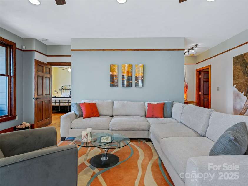 189 Prospectors Trail, Black Mountain, NC 28711.  MLS# CAR4229049, YatesRealty ID 4011. 