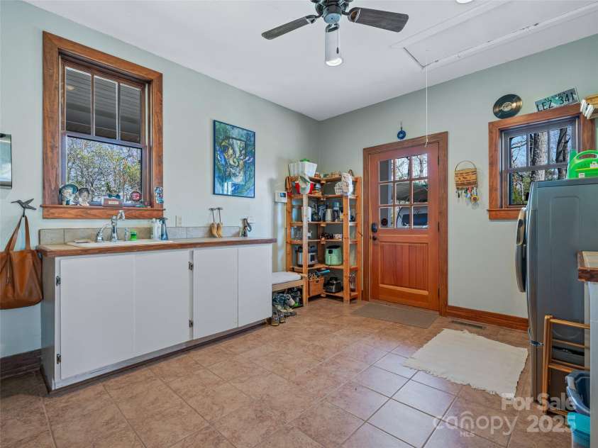 189 Prospectors Trail, Black Mountain, NC 28711.  MLS# CAR4229049, YatesRealty ID 4011. 