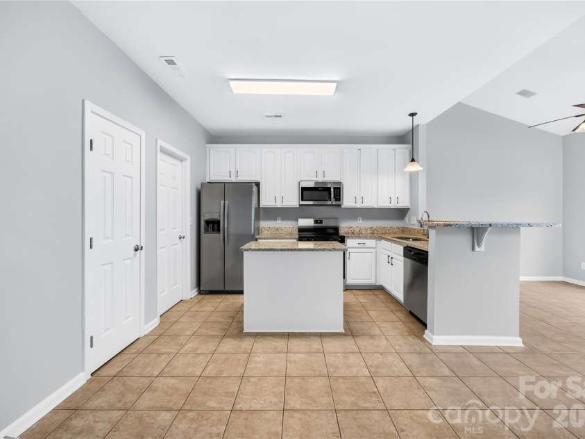 10011 Alexander Martin Avenue, Charlotte, NC 28277.  MLS# CAR4407892, YatesRealty ID 40111. 