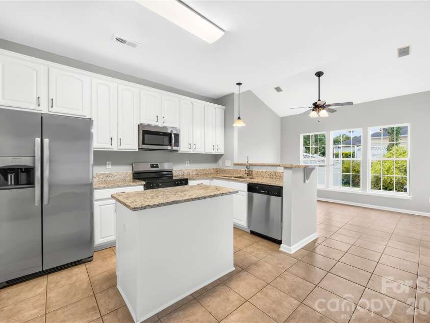 10011 Alexander Martin Avenue, Charlotte, NC 28277.  MLS# CAR4407892, YatesRealty ID 40111. 