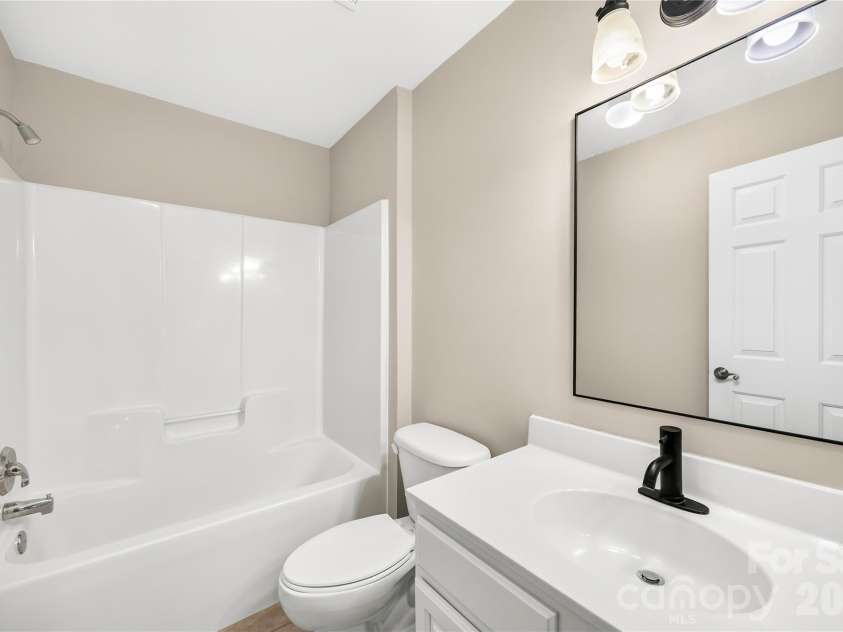 10011 Alexander Martin Avenue, Charlotte, NC 28277.  MLS# CAR4407892, YatesRealty ID 40111. 