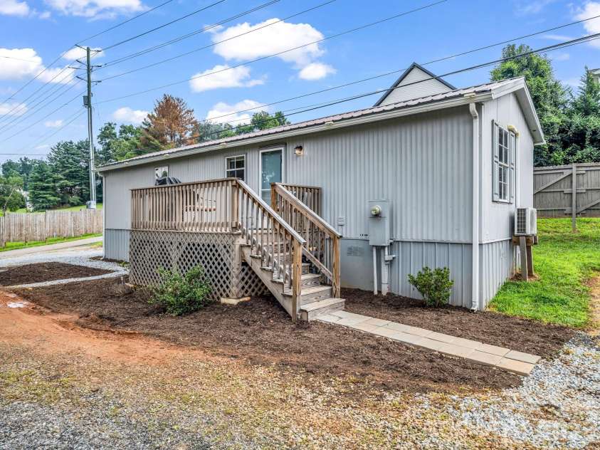 144 Clayton Road, Arden, NC 28704.  MLS# CAR4408237, YatesRealty ID 40113. 