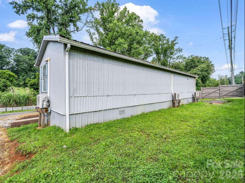 144 Clayton Road, Arden, NC 28704.  MLS# CAR4408237, YatesRealty ID 40113. 