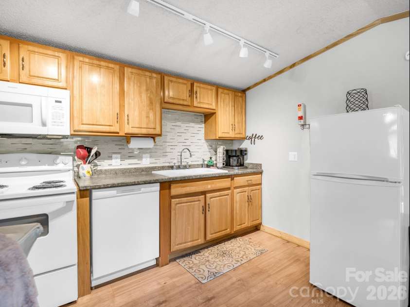 144 Clayton Road, Arden, NC 28704.  MLS# CAR4408237, YatesRealty ID 40113. 