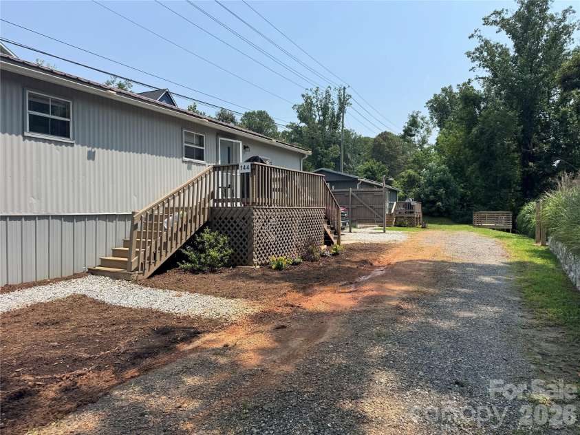 144 Clayton Road, Arden, NC 28704.  MLS# CAR4408237, YatesRealty ID 40113. 