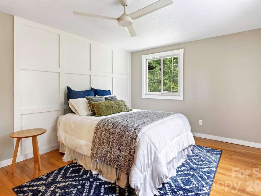 40 Mintz Lane, Swannanoa, NC 28778.  MLS# CAR4408278, YatesRealty ID 40114. 