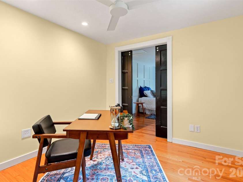 40 Mintz Lane, Swannanoa, NC 28778.  MLS# CAR4408278, YatesRealty ID 40114. 