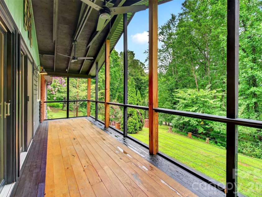 40 Mintz Lane, Swannanoa, NC 28778.  MLS# CAR4408278, YatesRealty ID 40114. 