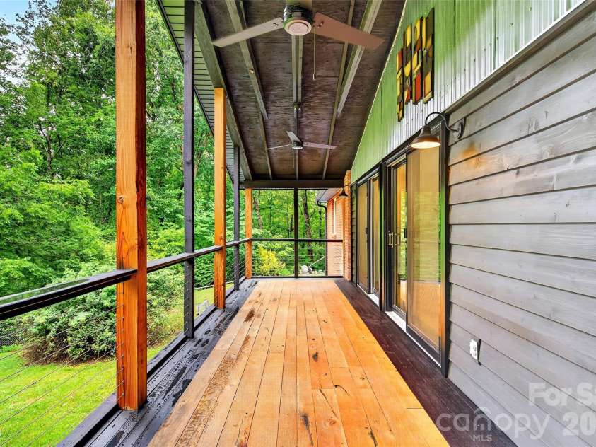40 Mintz Lane, Swannanoa, NC 28778.  MLS# CAR4408278, YatesRealty ID 40114. 