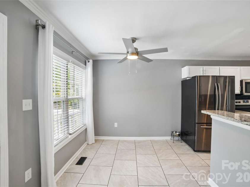 3552 Navajo Drive, Maiden, NC 28650.  MLS# CAR4399962, YatesRealty ID 40118. 