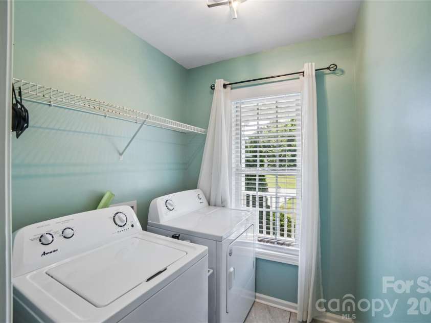 3552 Navajo Drive, Maiden, NC 28650.  MLS# CAR4399962, YatesRealty ID 40118. 