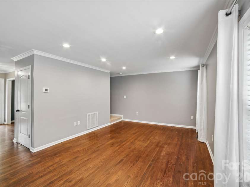 3552 Navajo Drive, Maiden, NC 28650.  MLS# CAR4399962, YatesRealty ID 40118. 