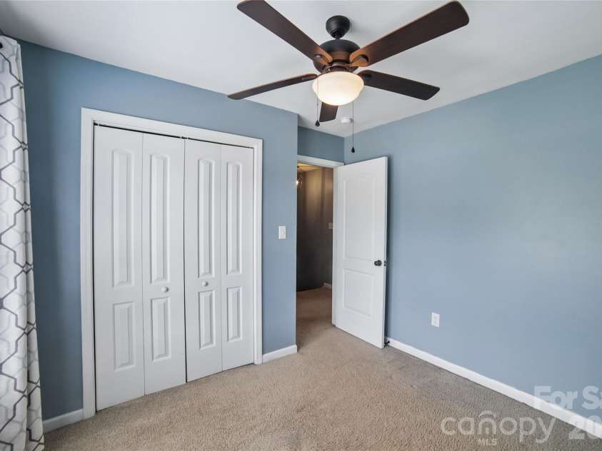 3552 Navajo Drive, Maiden, NC 28650.  MLS# CAR4399962, YatesRealty ID 40118. 