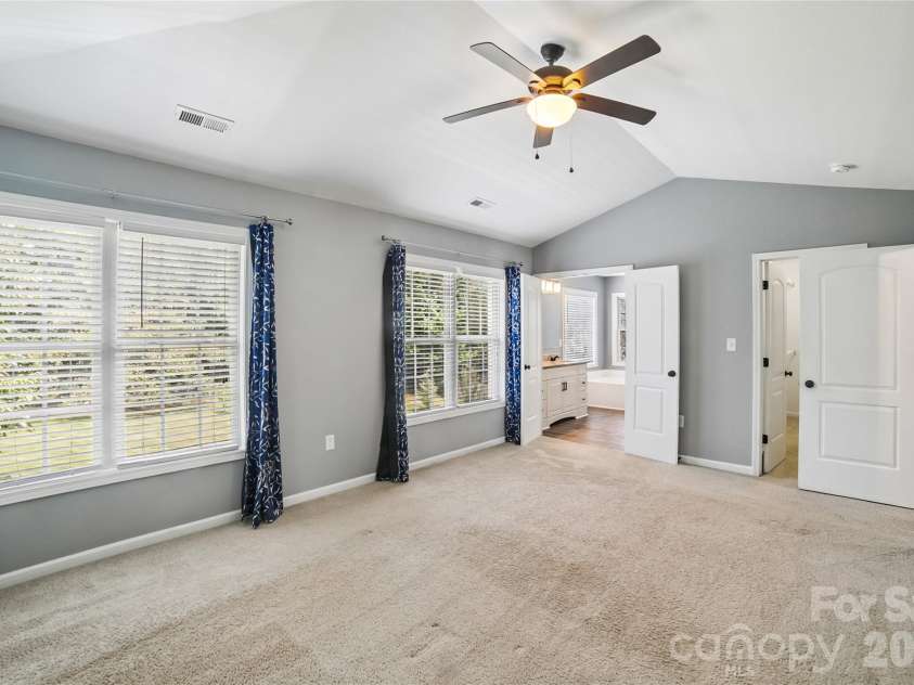 3552 Navajo Drive, Maiden, NC 28650.  MLS# CAR4399962, YatesRealty ID 40118. 