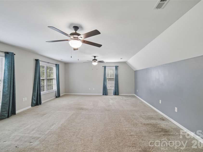 3552 Navajo Drive, Maiden, NC 28650.  MLS# CAR4399962, YatesRealty ID 40118. 
