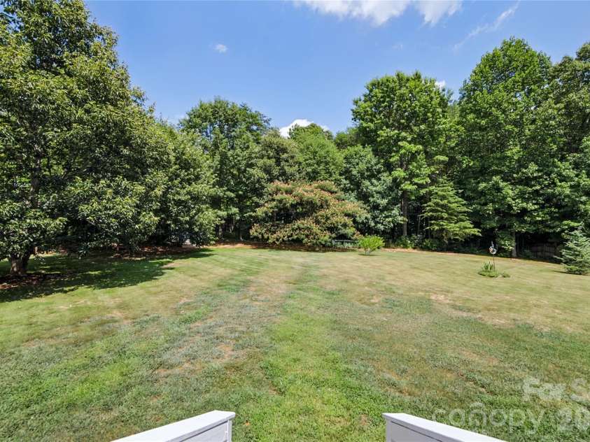 3552 Navajo Drive, Maiden, NC 28650.  MLS# CAR4399962, YatesRealty ID 40118. 