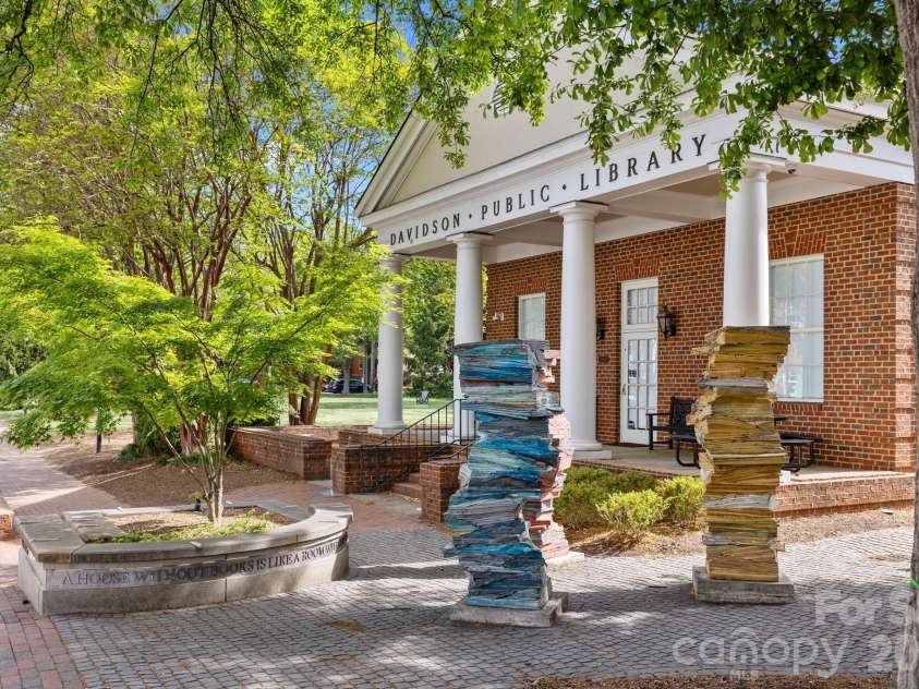 16117 Halle Marie Circle, Davidson, NC 28036.  MLS# CAR4407482, YatesRealty ID 40119. 