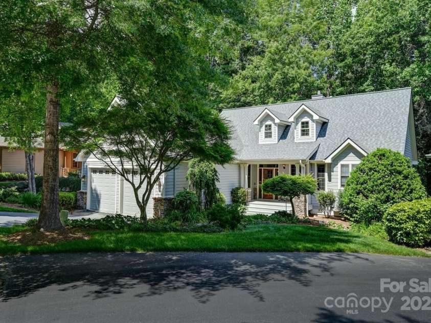 43 Kuykendall Court, Hendersonville, NC 28739.  MLS# CAR4290060, YatesRealty ID 4012. 
