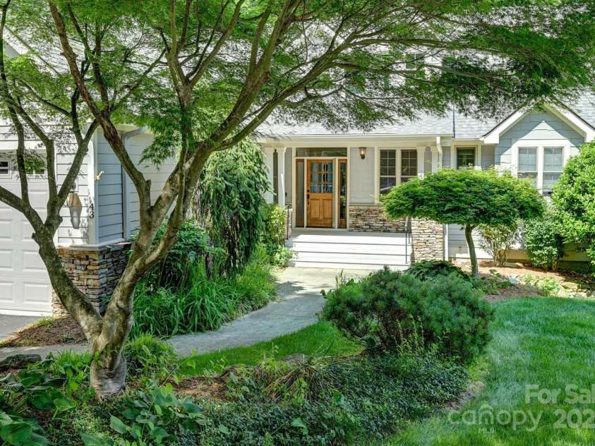 43 Kuykendall Court, Hendersonville, NC 28739.  MLS# CAR4290060, YatesRealty ID 4012. 