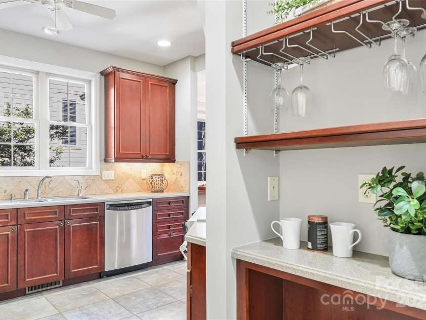 43 Kuykendall Court, Hendersonville, NC 28739.  MLS# CAR4290060, YatesRealty ID 4012. 