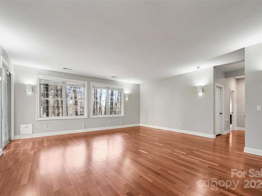43 Kuykendall Court, Hendersonville, NC 28739.  MLS# CAR4290060, YatesRealty ID 4012. 