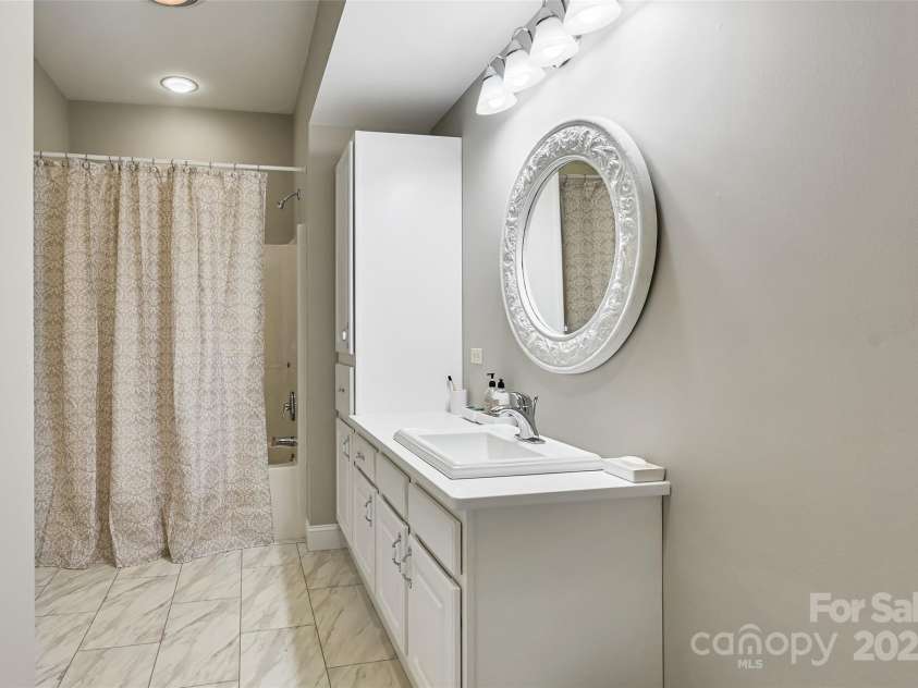 43 Kuykendall Court, Hendersonville, NC 28739.  MLS# CAR4290060, YatesRealty ID 4012. 