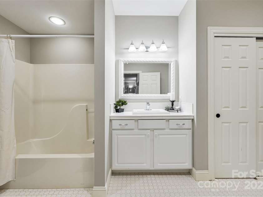 43 Kuykendall Court, Hendersonville, NC 28739.  MLS# CAR4290060, YatesRealty ID 4012. 
