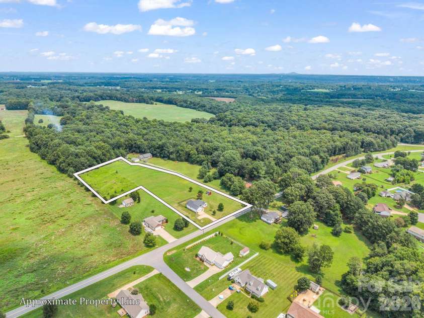 2630 Highway 182 Highway, Lincolnton, NC 28092.  MLS# CAR4405890, YatesRealty ID 40120. 
