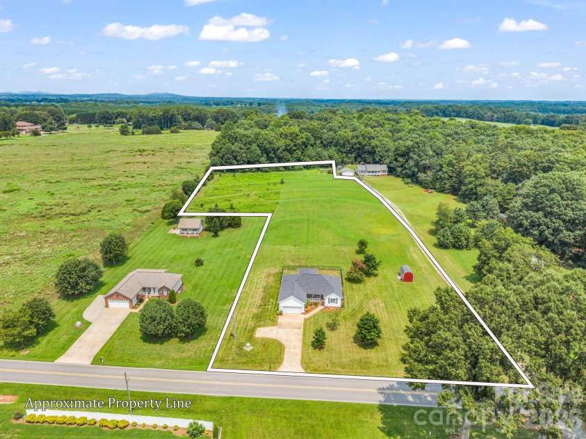 2630 Highway 182 Highway, Lincolnton, NC 28092.  MLS# CAR4405890, YatesRealty ID 40120. 