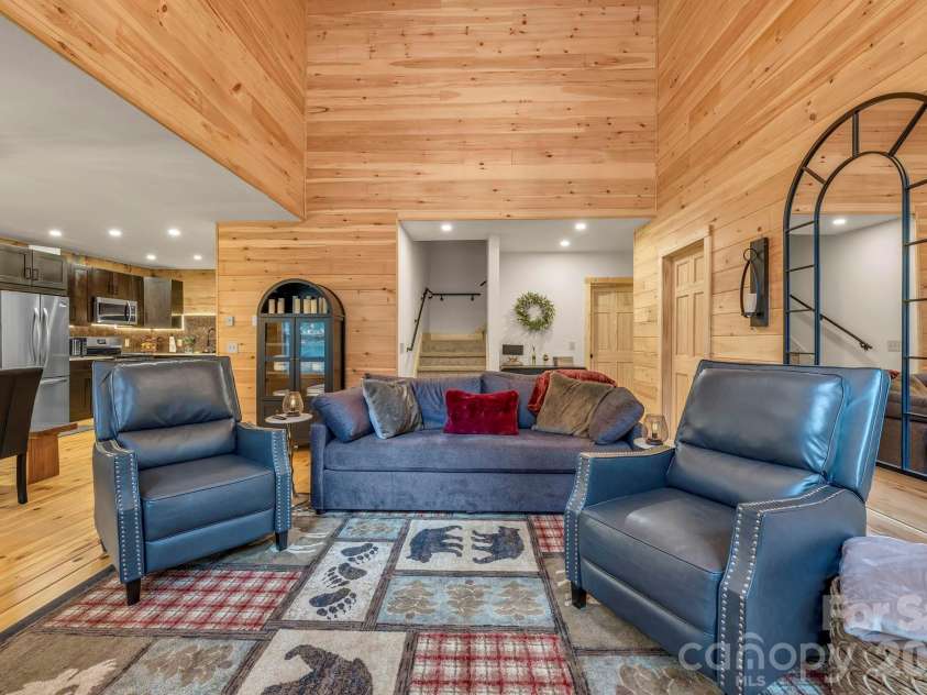 133 Greenbriar Road, Beech Mountain, NC 28604.  MLS# CAR4400899, YatesRealty ID 40121. 