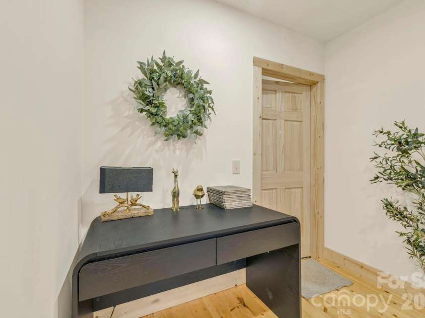133 Greenbriar Road, Beech Mountain, NC 28604.  MLS# CAR4400899, YatesRealty ID 40121. 