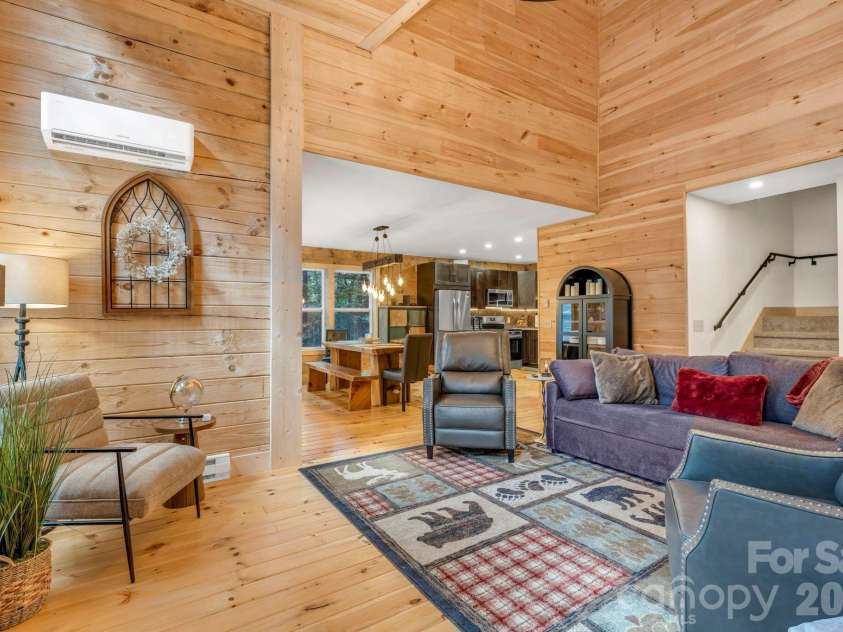 133 Greenbriar Road, Beech Mountain, NC 28604.  MLS# CAR4400899, YatesRealty ID 40121. 