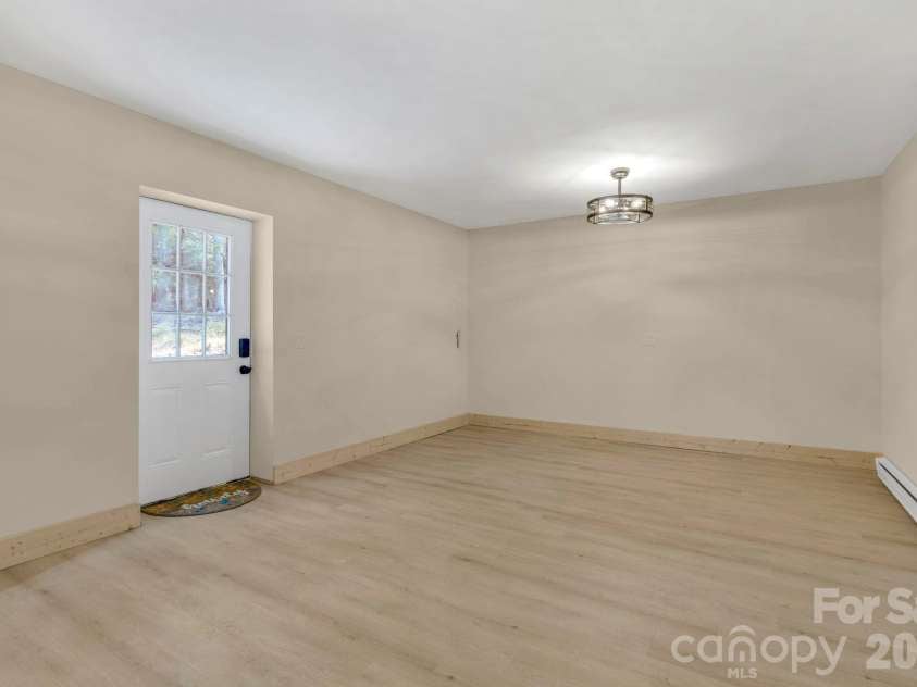 133 Greenbriar Road, Beech Mountain, NC 28604.  MLS# CAR4400899, YatesRealty ID 40121. 