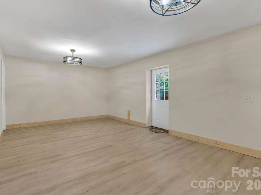 133 Greenbriar Road, Beech Mountain, NC 28604.  MLS# CAR4400899, YatesRealty ID 40121. 