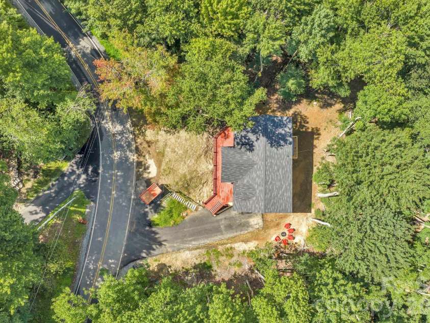 133 Greenbriar Road, Beech Mountain, NC 28604.  MLS# CAR4400899, YatesRealty ID 40121. 