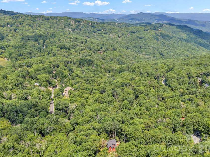 133 Greenbriar Road, Beech Mountain, NC 28604.  MLS# CAR4400899, YatesRealty ID 40121. 